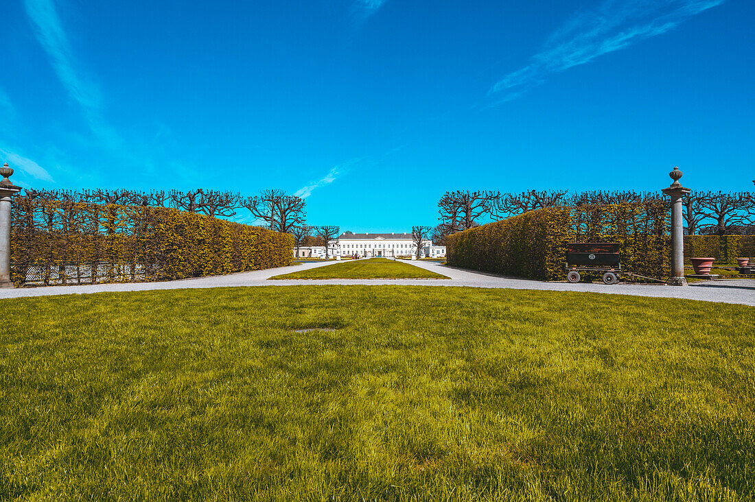 Herrenhäuser Gärten in Hannover mit Sonnenschein im Frühjahr, Hannover, Niedersachsen, Deutschland