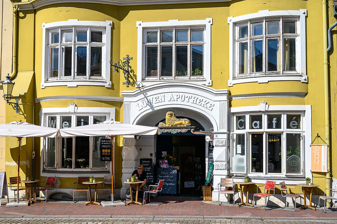 Café Alte Löwenapotheke, Wismar, Mecklenburg Vorpommern, Deutschland
