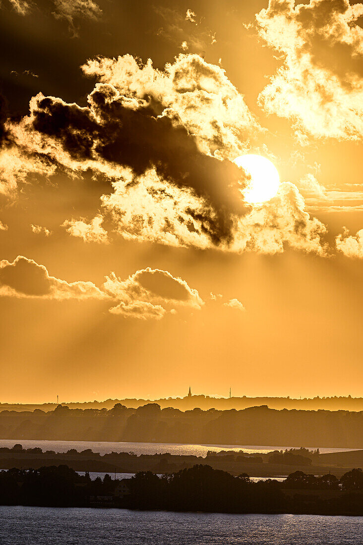 Blick vom Bakenberg im Mönchgut bei Sonnenuntergang, Rügen, Ostseeküste, Mecklenburg Vorpommern, Deutschland