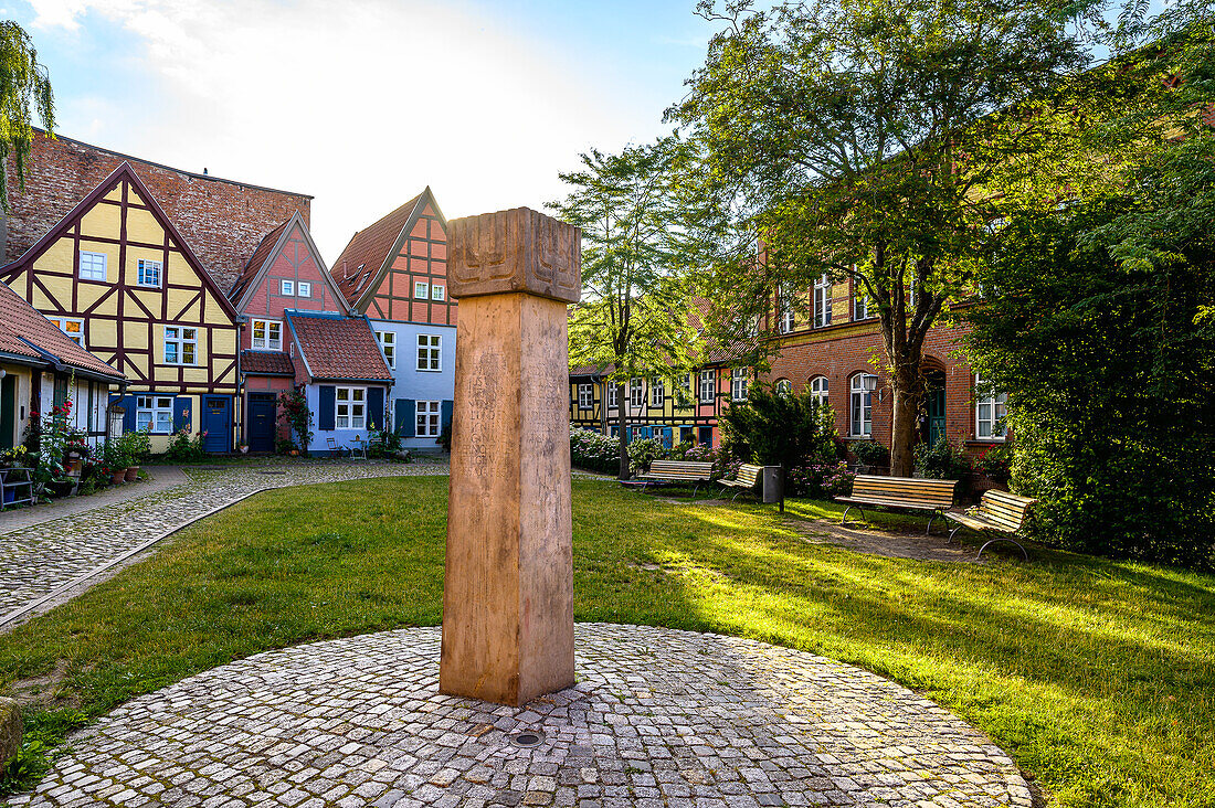 Alte Fachwerkhäuser am Johanniskloster, Stralsund, Ostseeküste, Mecklenburg-Vorpommern, Deutschland