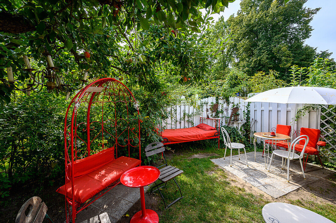 Garten vom Cafe Naschkatze, Krummin, Usedom, Ostseeküste, Mecklenburg-Vorpommern, Deutschland