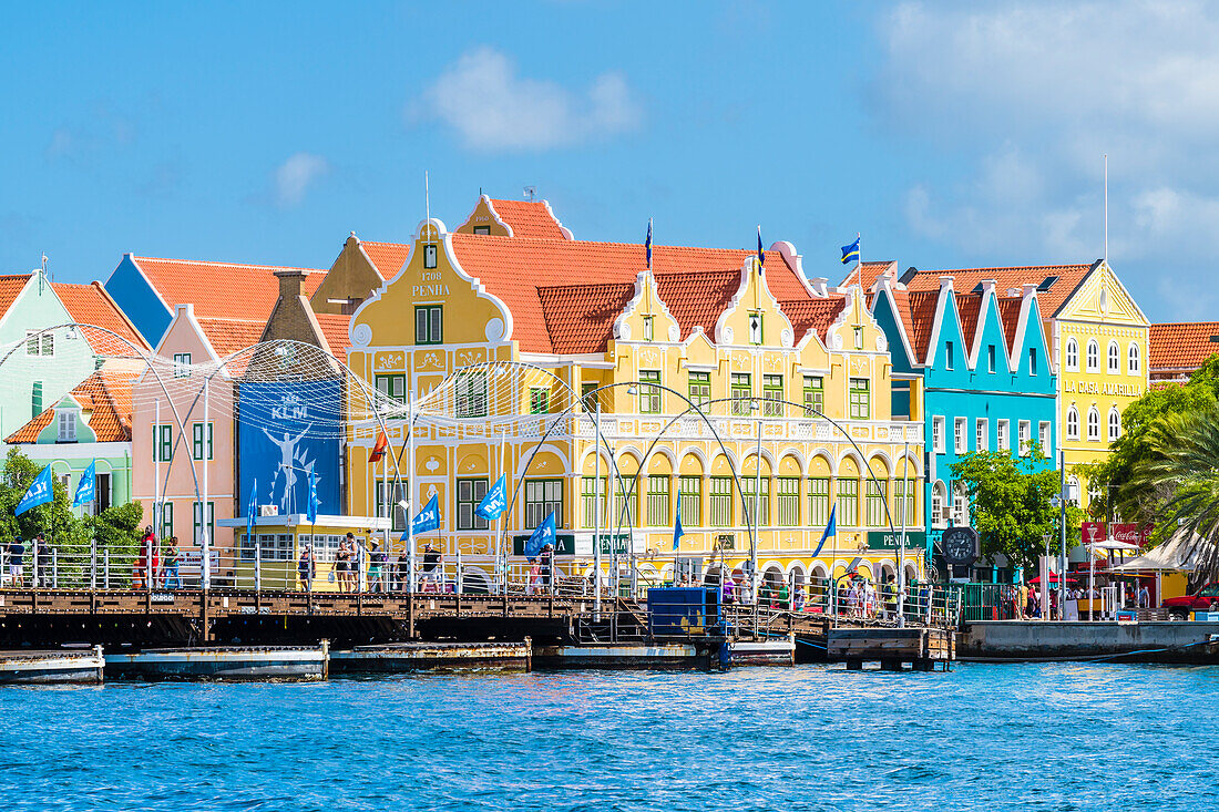  Queen Emmabrug, floating bridge, harbor, old town, Willemstad, Curacao, Netherlands 