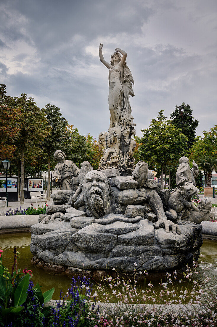UNESCO Welterbe "Die bedeutenden Kurstädte Europas", Undine Brunnen im Kurpark, Baden bei Wien, Niederösterreich, Österreich, Europa