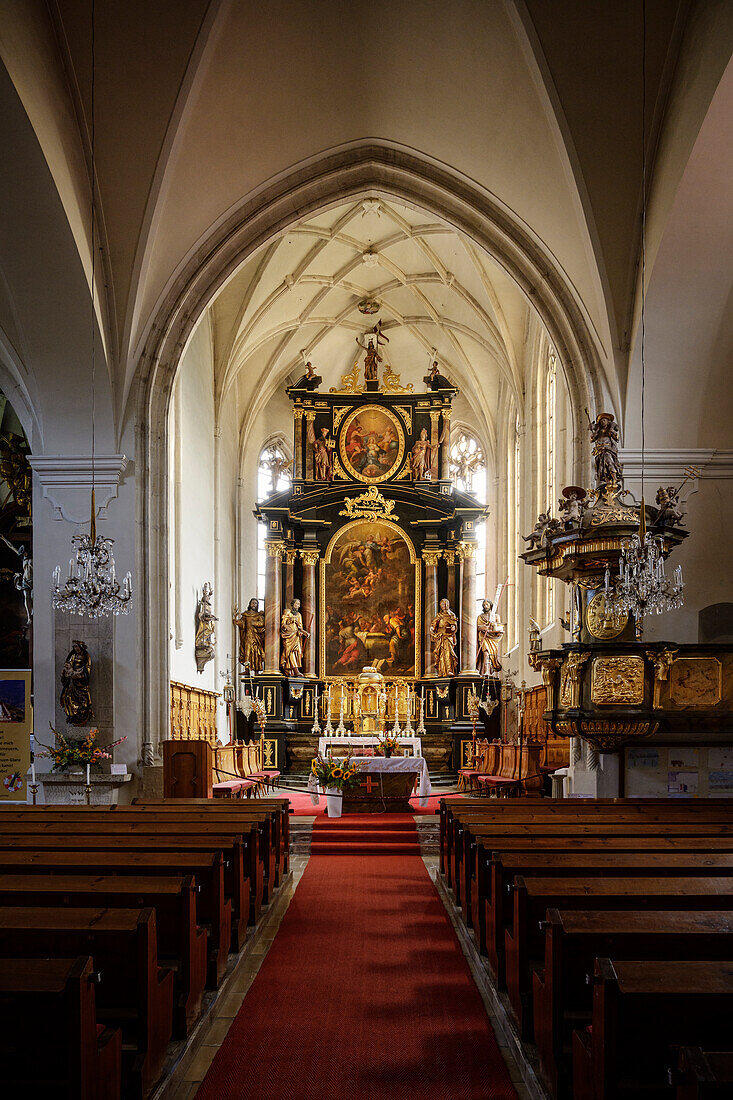  Altar in the parish church of the Assumption of Mary, UNESCO World Heritage “Wachau Cultural Landscape”, Weißenkirchen in der Wachau, Lower Austria, Austria, Europe 