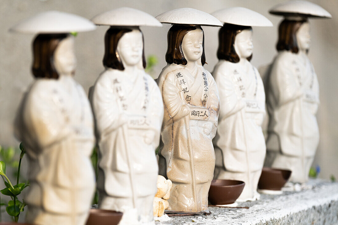 Monk sculptures, Minamichita, Aichi Prefecture, Japan, Asia 
