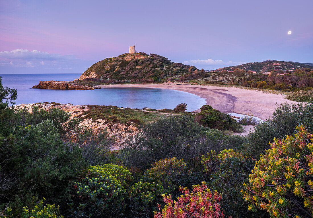 Torre di Chia, Spiaggia di Su Portu, Sardinien, Italien