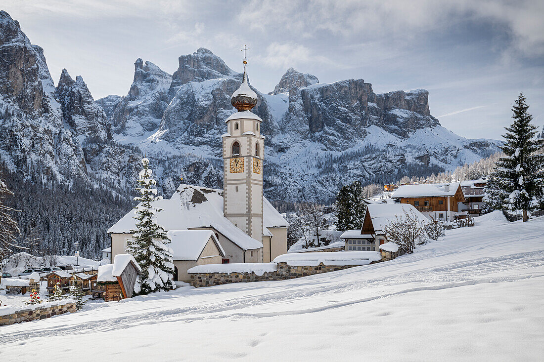 Kirche Kolfuschg, Colfosco, Sella Massiv, Südtirol, Alto Adige, Italien