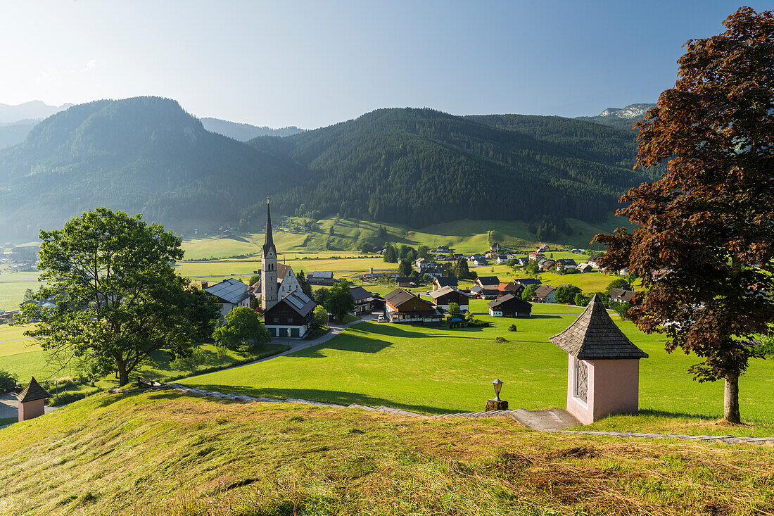 Blick vom Kalvarienberg auf Gosau, Salzkammergut, Oberösterreich, Österreich