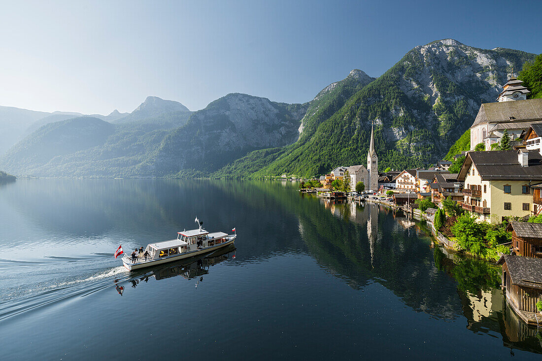  Boat, Hallstatt, Lake Hallstatt, Salzkammergut, Upper Austria, Austria 