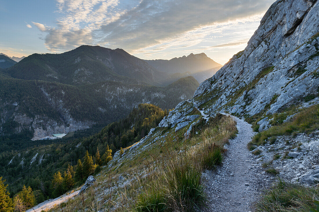 Wanderweg auf den Schoberstein, Breitenberg, Salzkammergut, Oberösterreich, Österreich