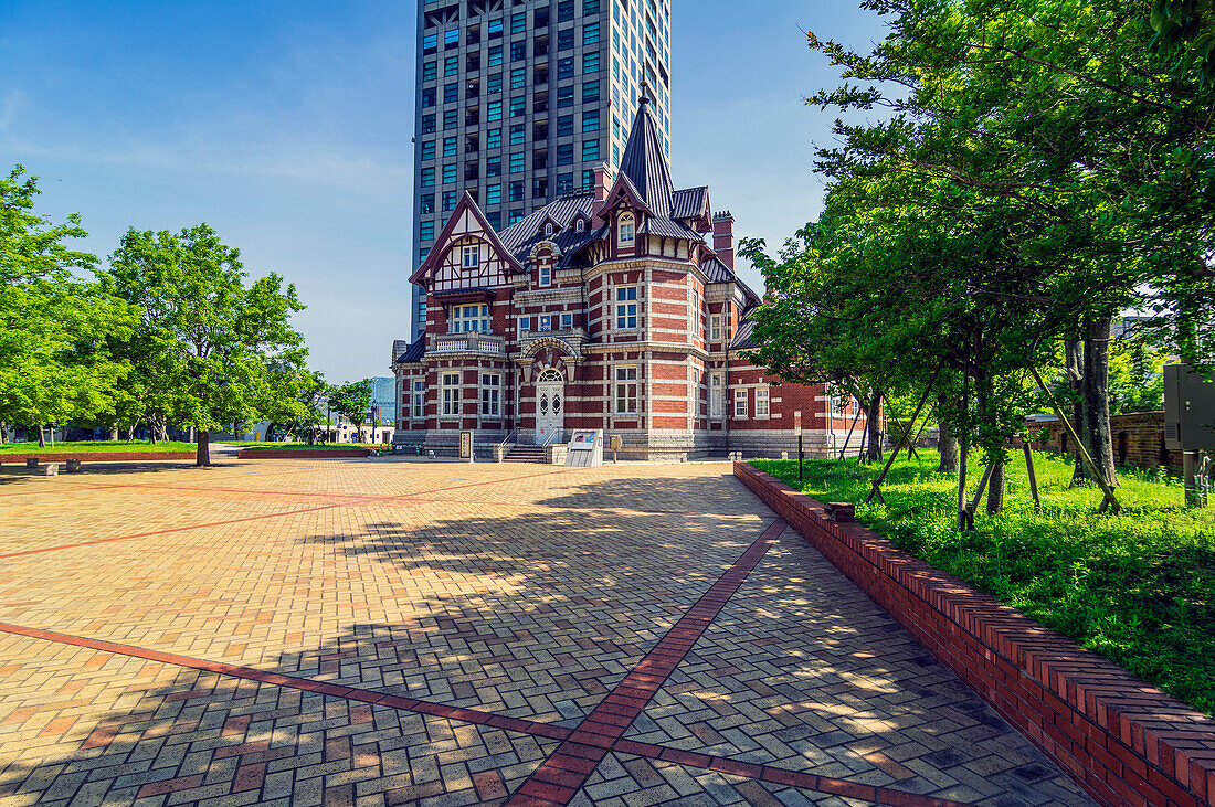 Historisches Villa und Hochhaus, Stadtteil Mojiku, Stadt Kitakyushu, Präfektur Fukuoka, Japan