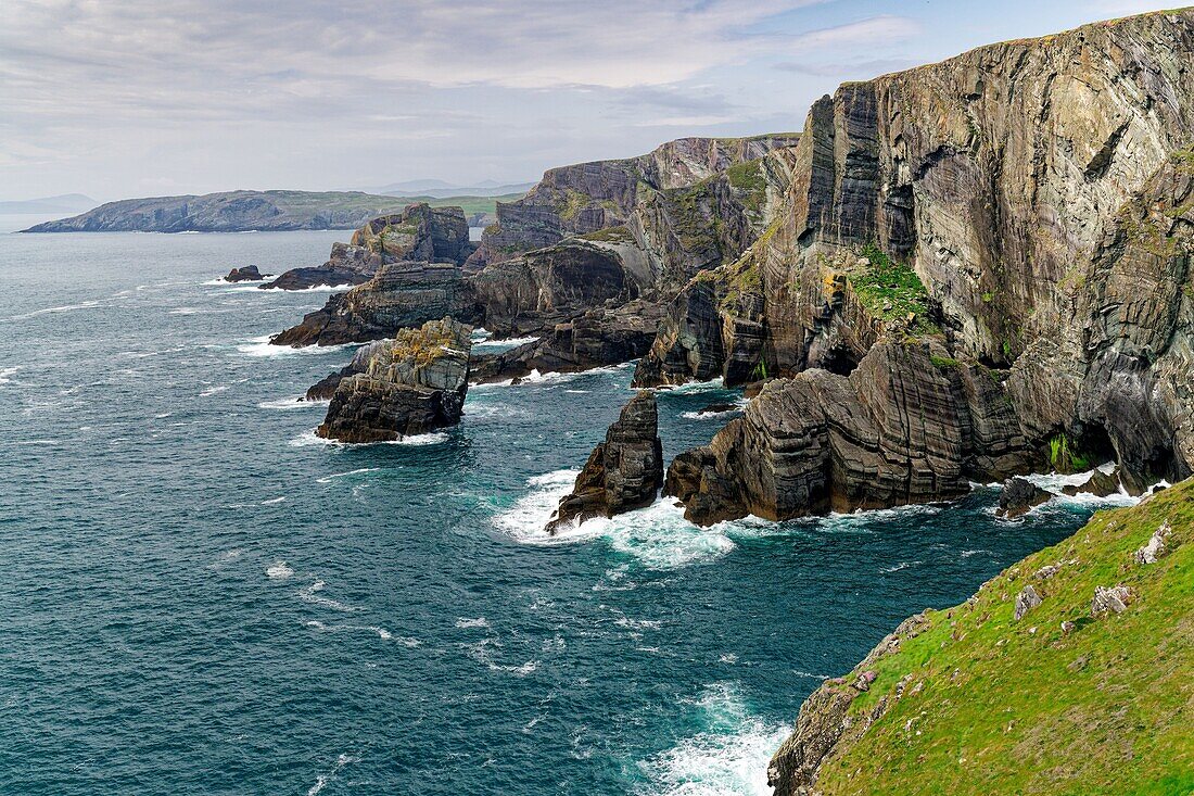 Ireland, County Cork, Mizen Peninsula, rocky coast at Mizen Head