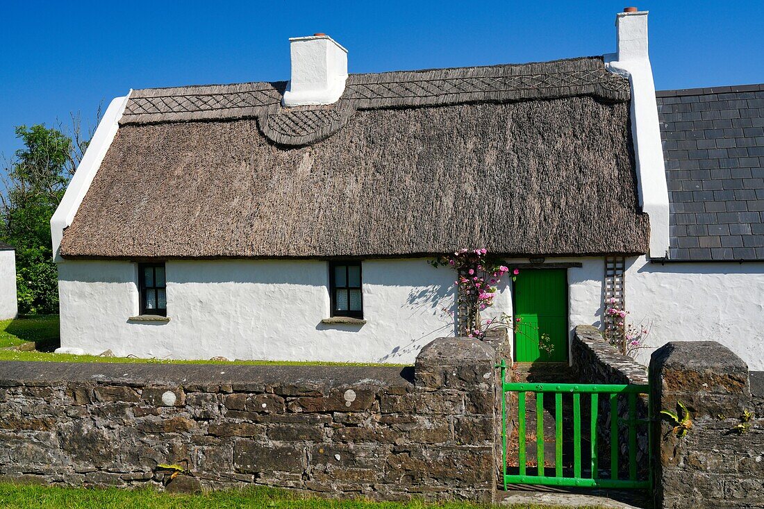 Ireland, County Mayo, North Coast, Cottage