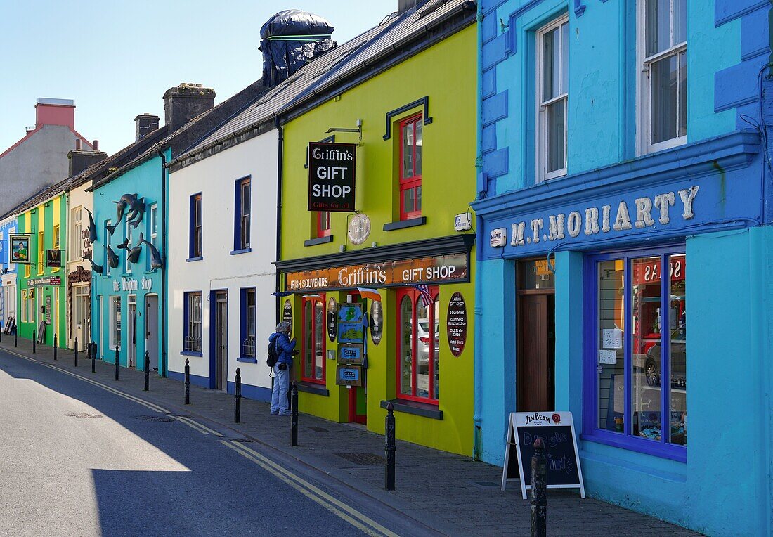 Irland, County Kerry, Dingle Halbinsel, die Stadt Dingle mit bunten Häusern