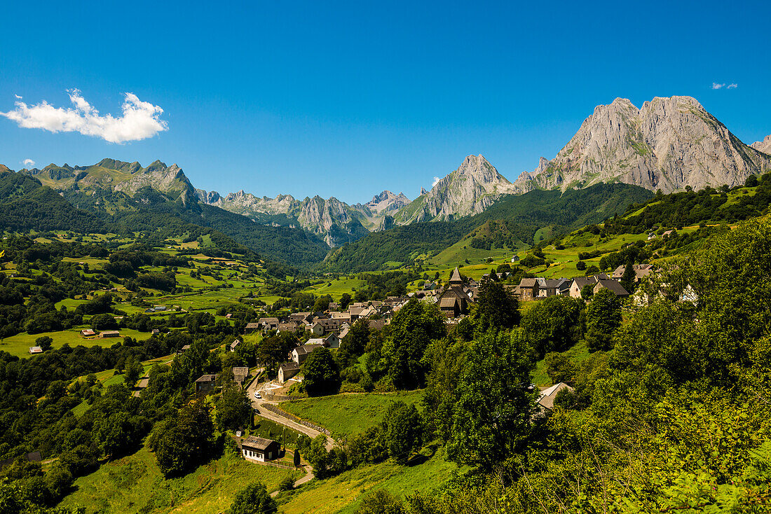 Mountain landscape, Lescun, Pyrénées-Atlantiques department, Nouvelle-Aquitaine region, Pyrenees, France