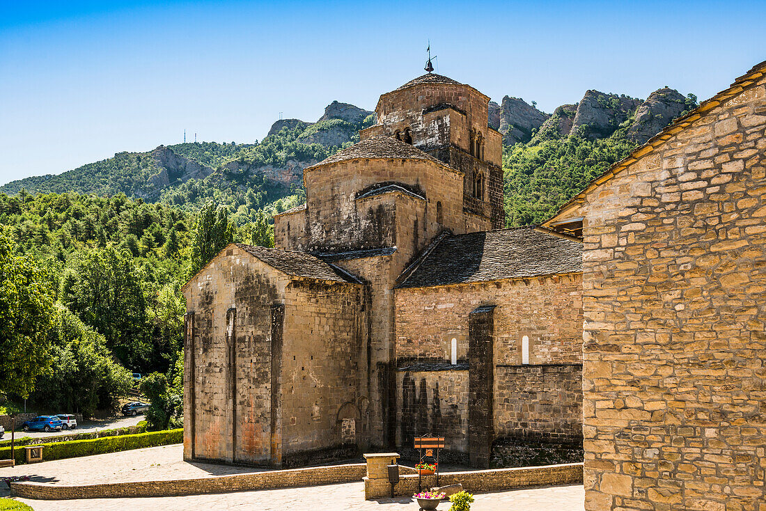 Kirche Iglesia de Santa María de Santa Cruz de la Serós, Santa Cruz de la Serós, Jakobsweg, Jaca, Huesca, Aragón, Nordspanien, Spanien
