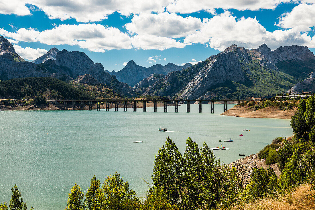 Stausee Embalse de Riano, Crémenes, Provinz León, Kastilien-León, Nordspanien, Spanien