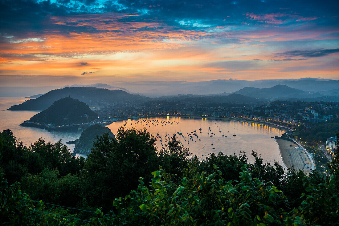 Panorama, sunrise, view from Monte Igueldo, San Sebastian, Donostia, Basque Country, Northern Spain, Biscay, Spain