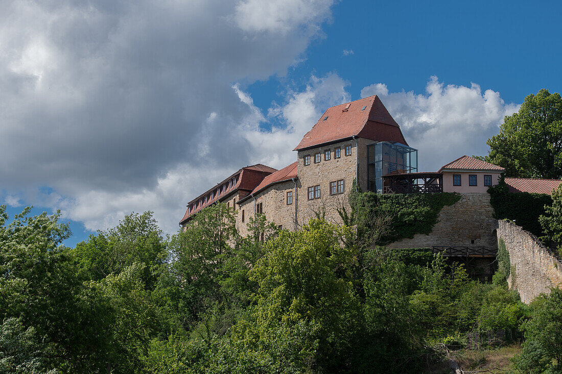 The Creuzburg, which dates back to the Middle Ages, dominates the town of the same name, Wartburgkreis, Thuringia, Germany