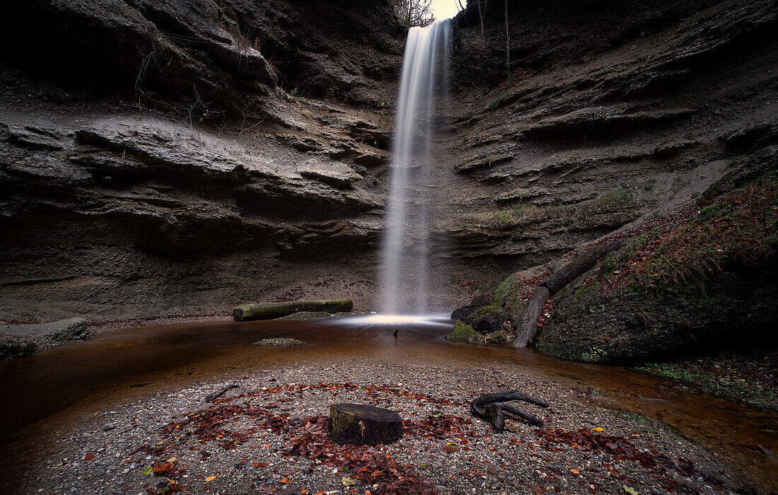 Wasserfall in der Pähler Schlucht, Pähl, Landkreis Weilheim-Schongau, Oberbayern, Bayern, Deutschland, Europa