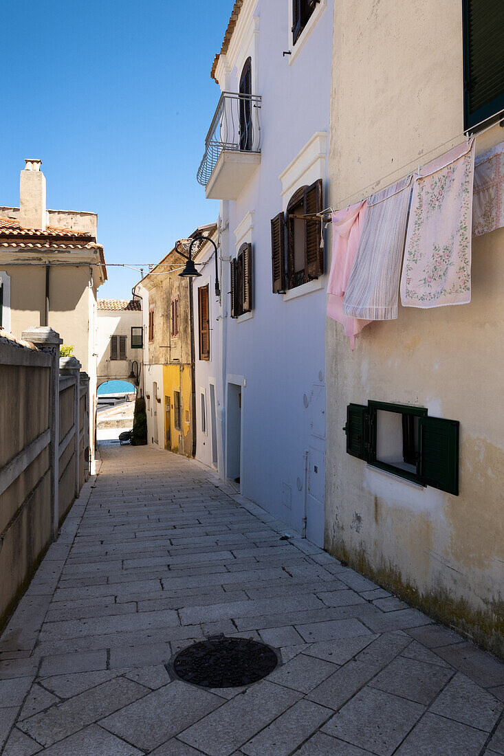 View of an alley in the old town of Termoli, Campobasso, Molise, Abruzzo, Italy, Europe