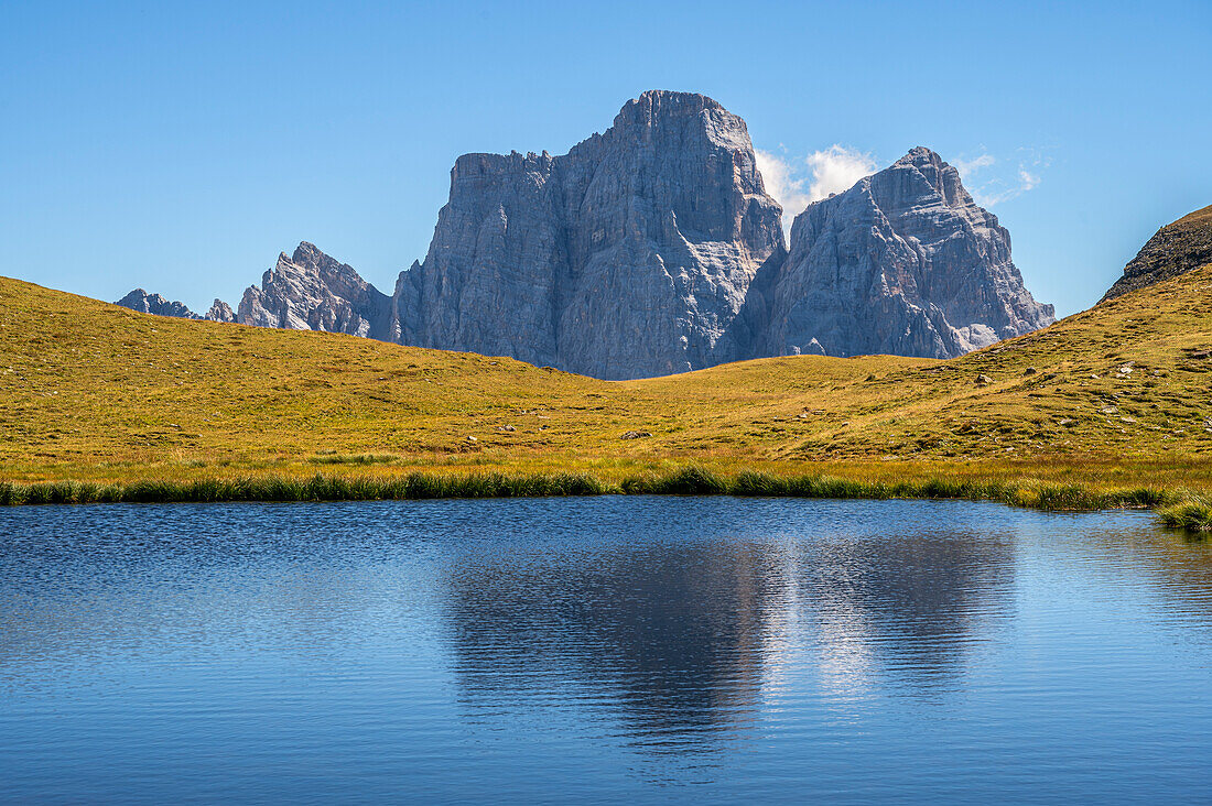 Lago delle Baste with Monte Pelmo, Cortina d&#39;Ampezzo, Cadore, Belluno Province, Alto Adige, South Tyrol, Alps, Dolomites, Italy