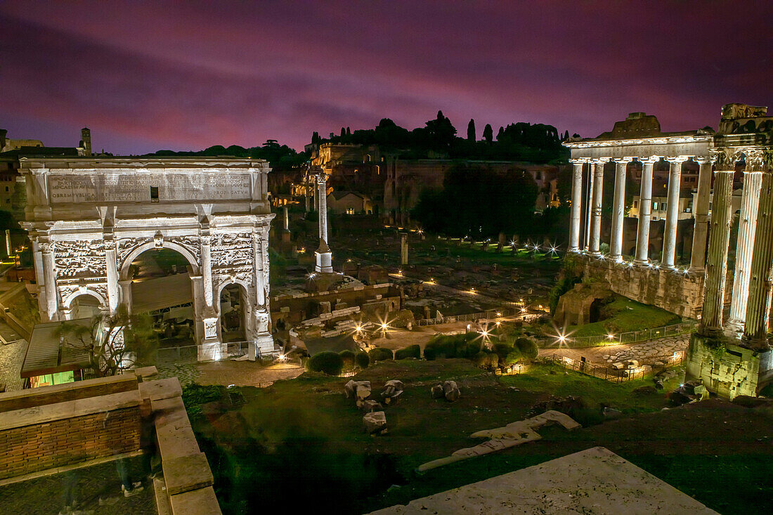 Forum Romanum bei Nacht, Rom, Italien