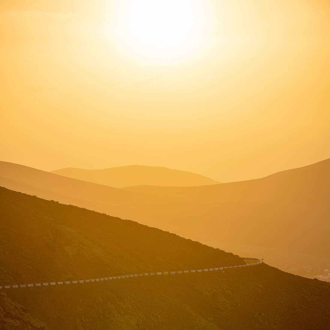 Sonnenuntergang nach Sandsturm, Fuerteventura, Spanien