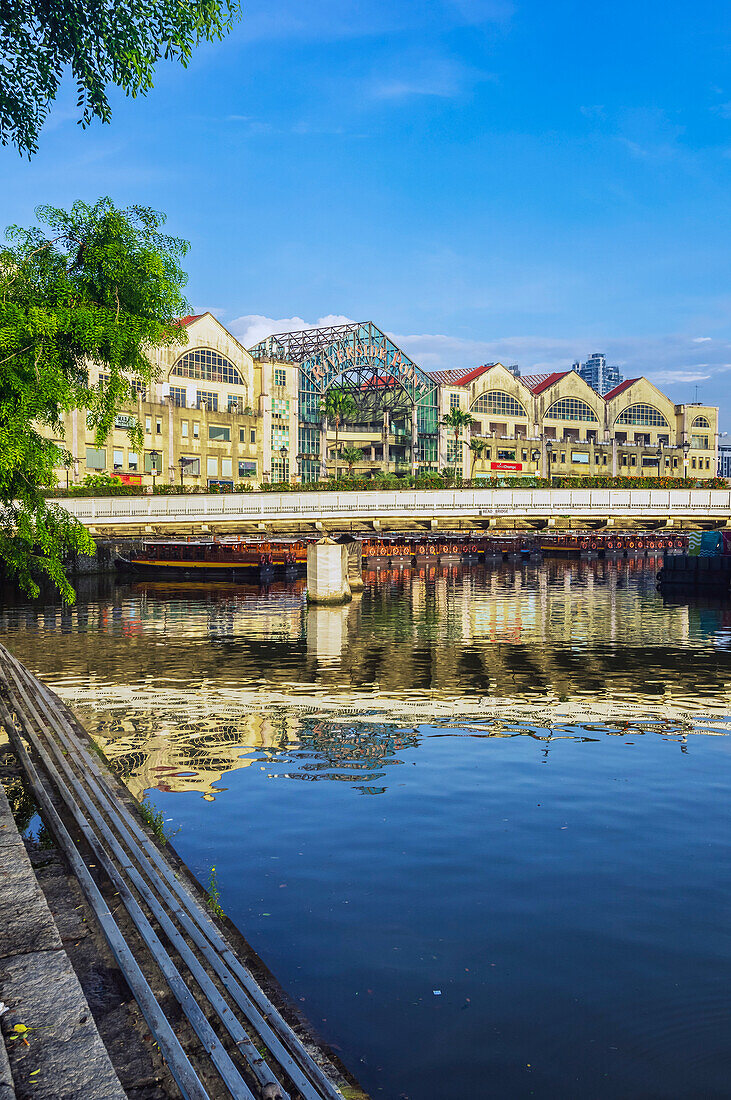 Kai Clarke Quay und Einkaufsmeile am Fluss Singapore River im Zentrum von Singapur, Hauptinsel Pulau Ujong, Singapur, Asien