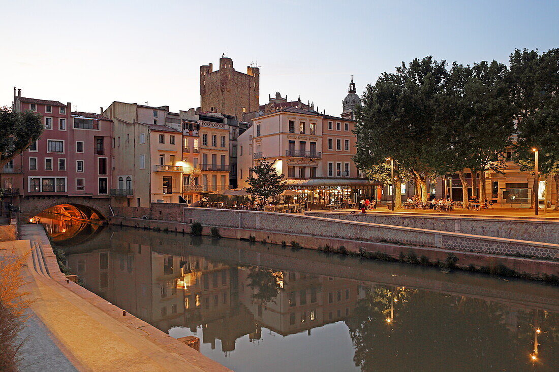 Abendstimmung am Kanal, Canal de la Robine, Narbonne, Département Aude, Okzitanien, Frankreich
