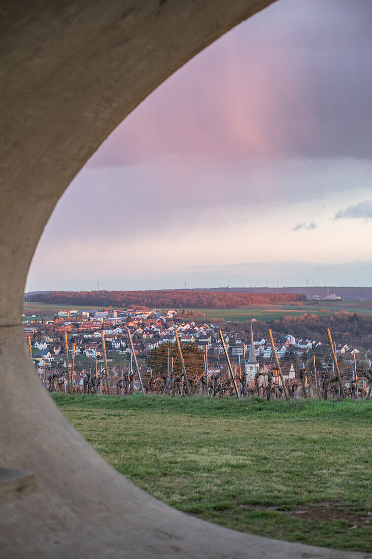 Abends am terroir f, Rimpar, Würzburg, Unterfranken, Franken, Bayern, Deutschland, Europa