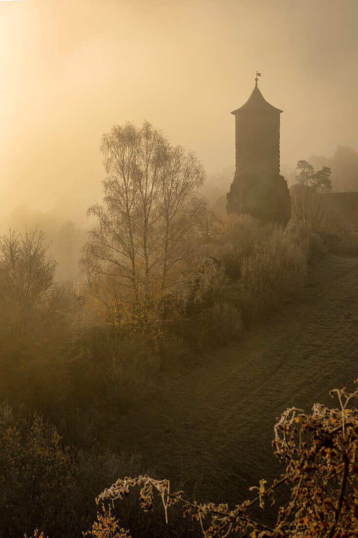  Morning mood near Waischenfeld in Wiesenttal, Bayreuth, Upper Franconia, Franconia, Bavaria, Germany, Europe 