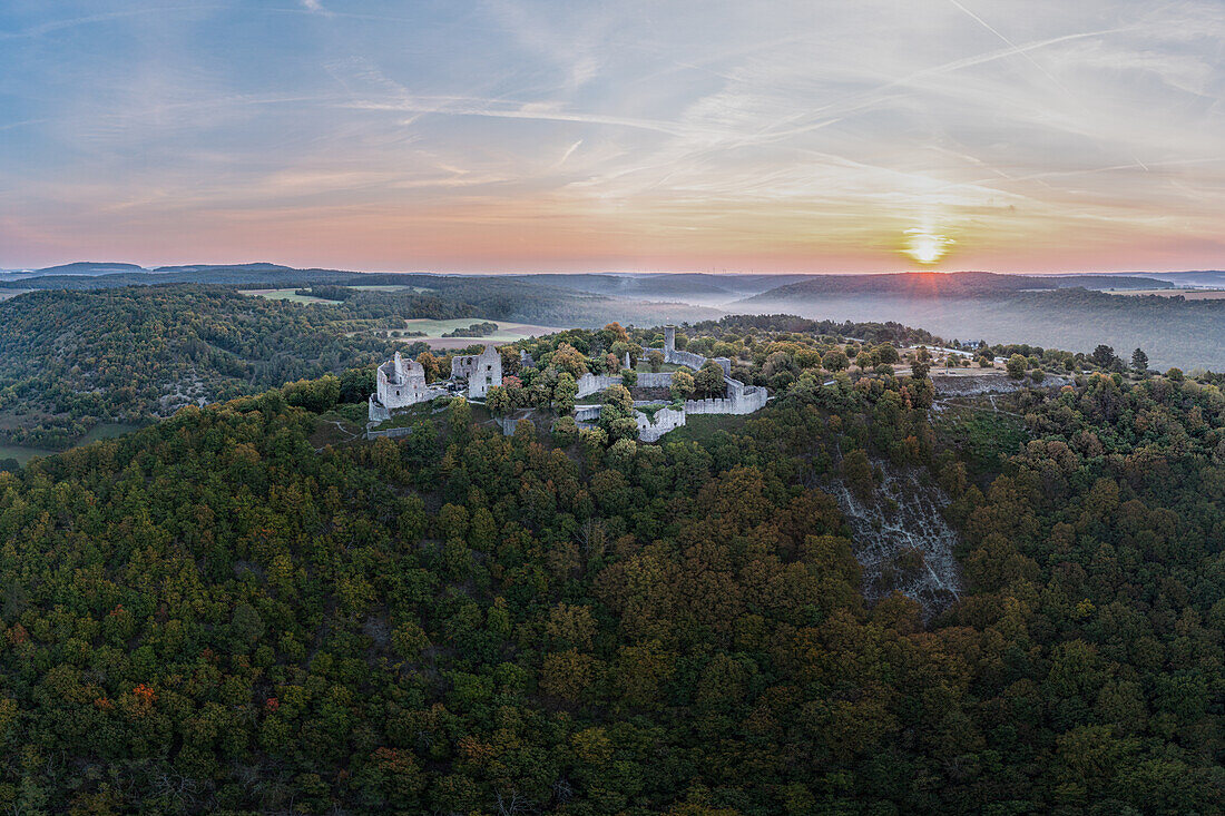 Sonnenaufgang an der Homburg, Gössenheim, Main-Spessart, Unterfranken, Franken, Bayern, Deutschland, Europa