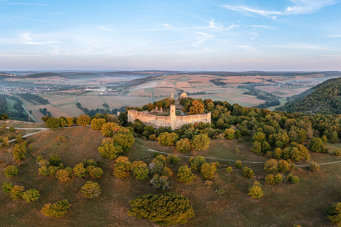 Sonnenaufgang an der Homburg, Gössenheim, Main-Spessart, Unterfranken, Franken, Bayern, Deutschland, Europa