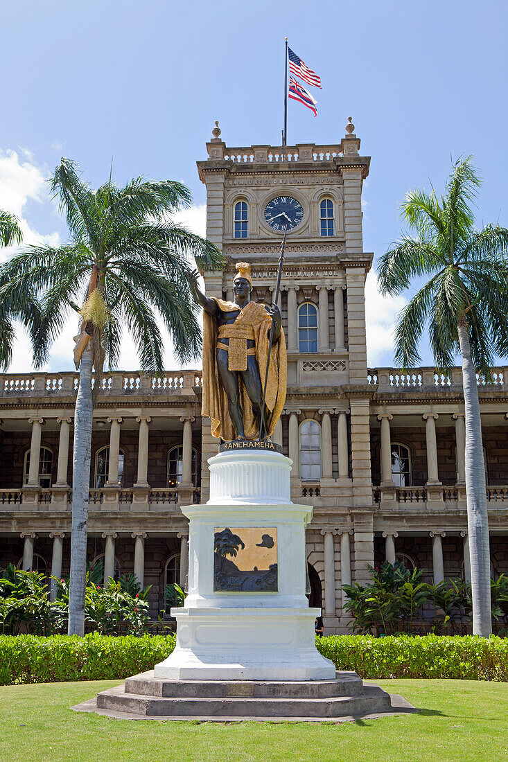  King Kamehameha statue, Honolulu, Oahu, Hawaii 