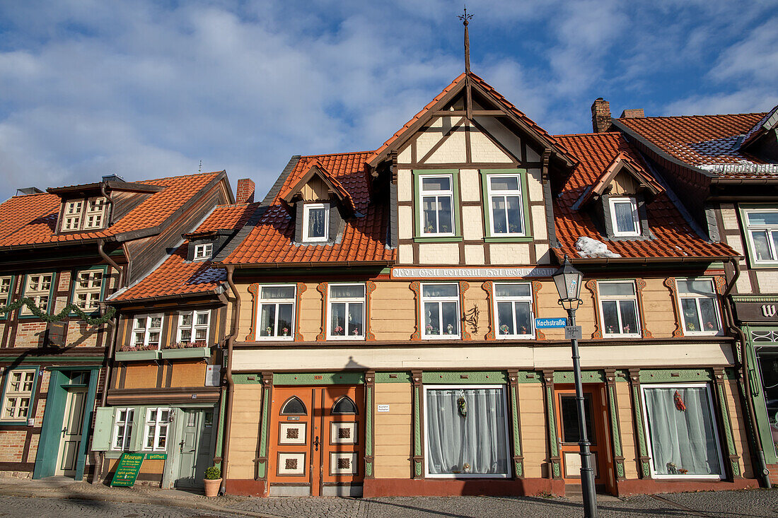  Half-timbered houses and the &quot;Smallest House&quot;, Wernigerode, Saxony-Anhalt, Germany 