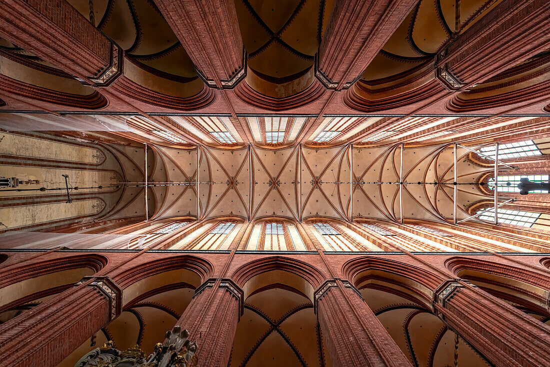 Gewölbe der Kirche St. Nikolai in der Hansestadt Wismar, Mecklenburg-Vorpommern, Deutschland