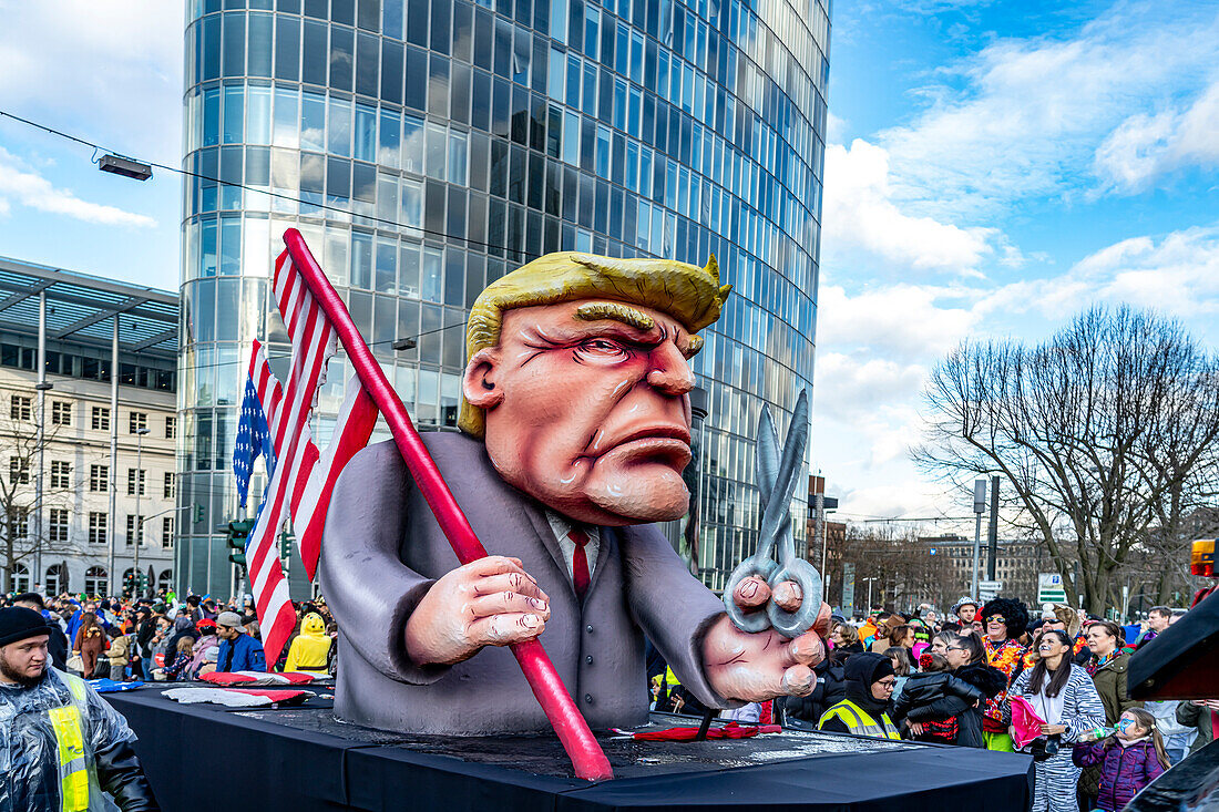  Rose Monday carnival parade in Düsseldorf, North Rhine-Westphalia, Germany, Europe 