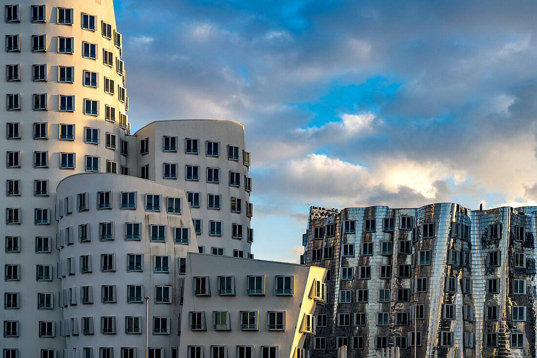  Gehry buildings - Neuer Zollhof at the Medienhafen in Düsseldorf, North Rhine-Westphalia, Germany 