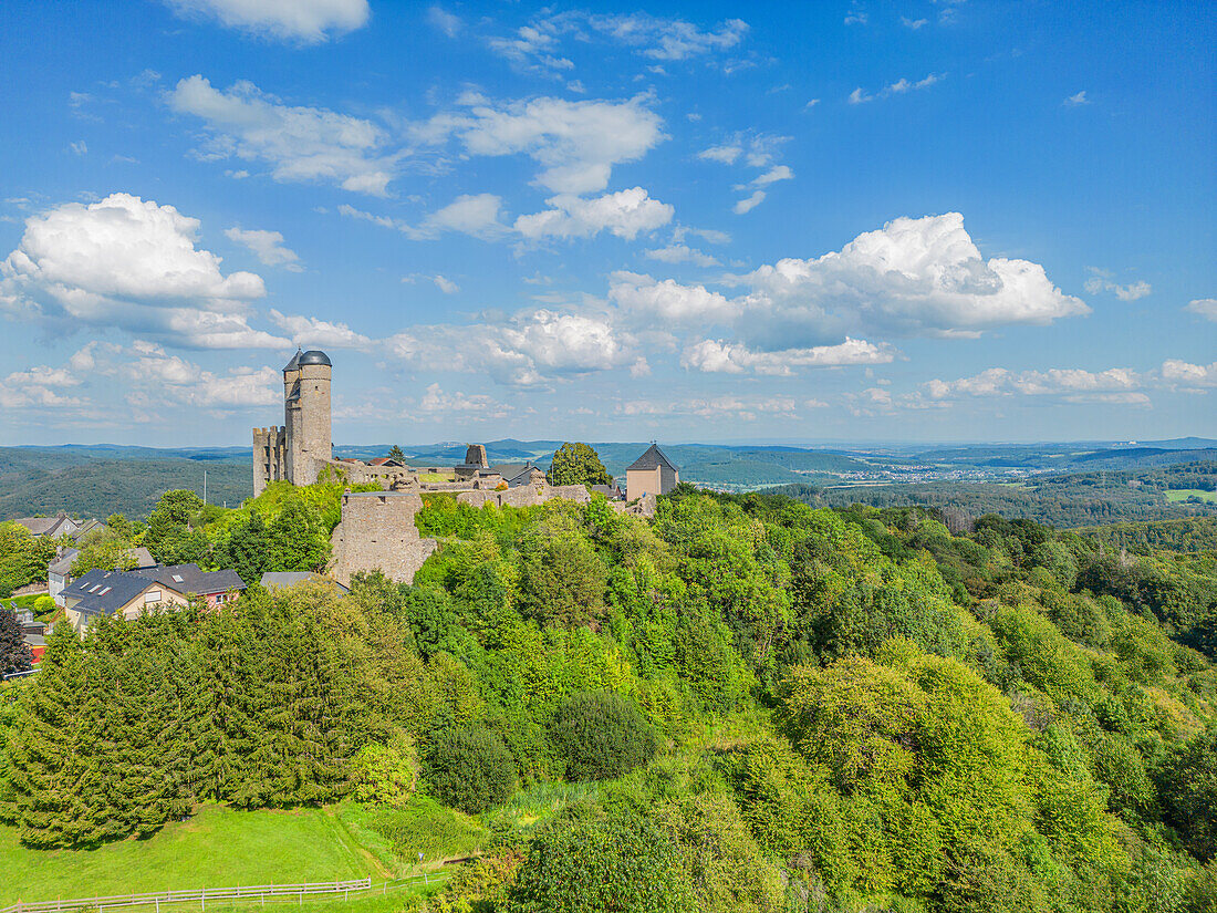  Aerial view of Greifenstein Castle in the evening light, Bell Museum, Lahn-Dill District, Westerwald, Hesse, Germany 