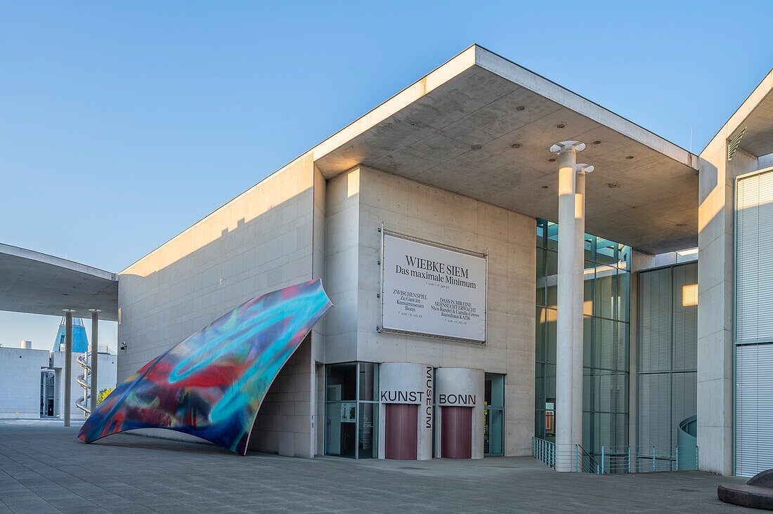 Museumsmeile, Eingang bei Sonnenaufgang, Kunstmuseum Bonn, Bonn, Nordrhein-Westfalen, Deutschland