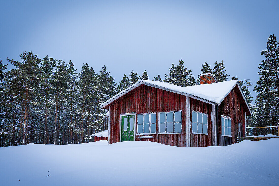Strandhaus im Winter; Råneå, Norrbotten, Schweden