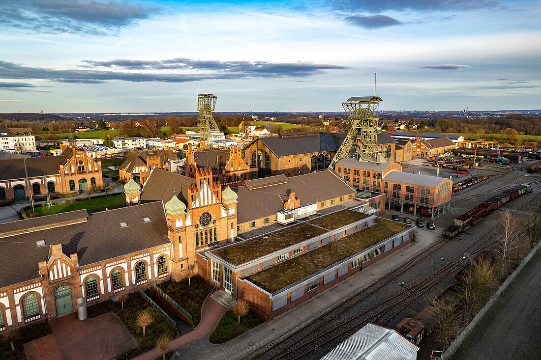 Das stillgelegtes Steinkohlebergwerk und Museum Zeche Zollern in Dortmund aus der Luft gesehen, Nordrhein-Westfalen, Deutschland, Europa  