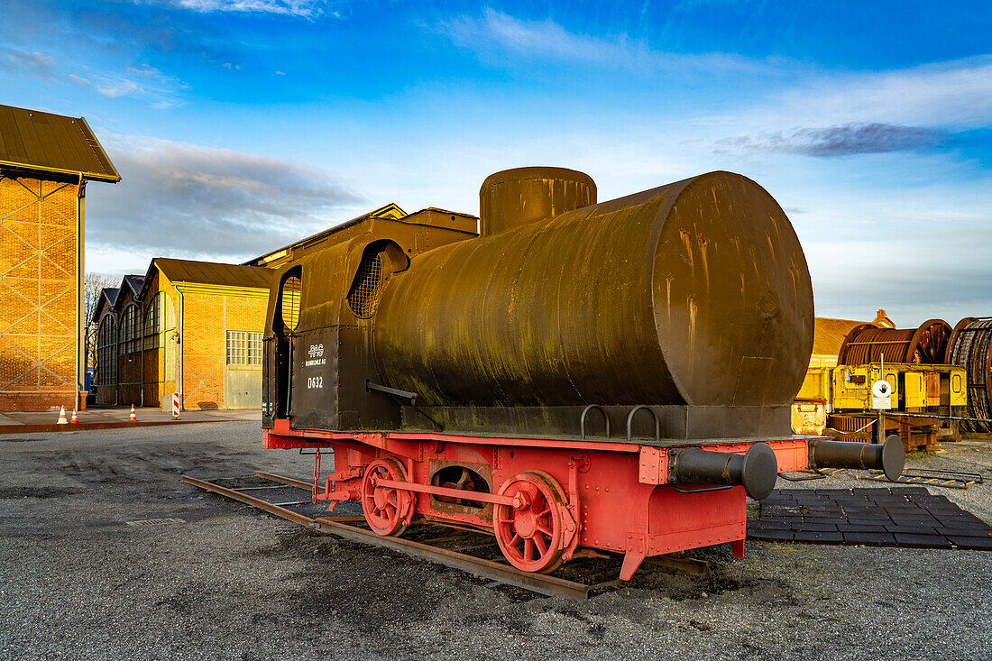 Lokomotive des stillgelegten Steinkohlebergwerk und Museum Zeche Zollern in Dortmund, Teil der Route der Industriekultur im Ruhrgebiet, Nordrhein-Westfalen, Deutschland, Europa  
