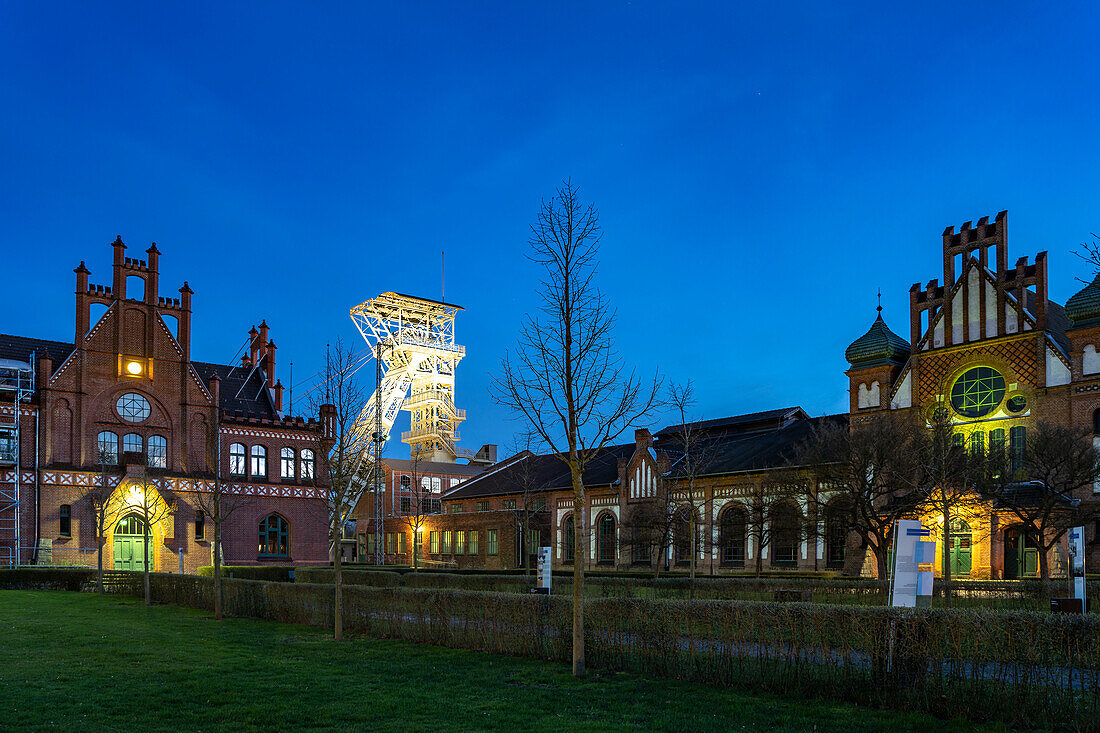  The disused Zeche Zollern hard coal mine and museum in Dortmund at dusk, Ruhr area, North Rhine-Westphalia, Germany, Europe   