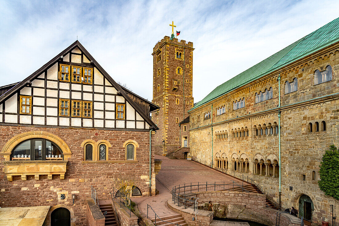 Die Hofburg, der zweite Burghof der Wartburg, UNESCO Welterbe in Eisenach, Thüringen, Deutschland   