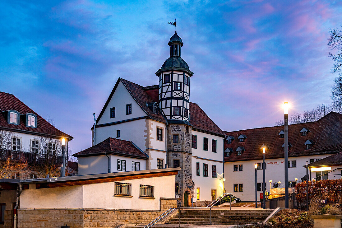 Residenzhaus in Eisenach in der Abenddämmerung, Thüringen, Deutschland   