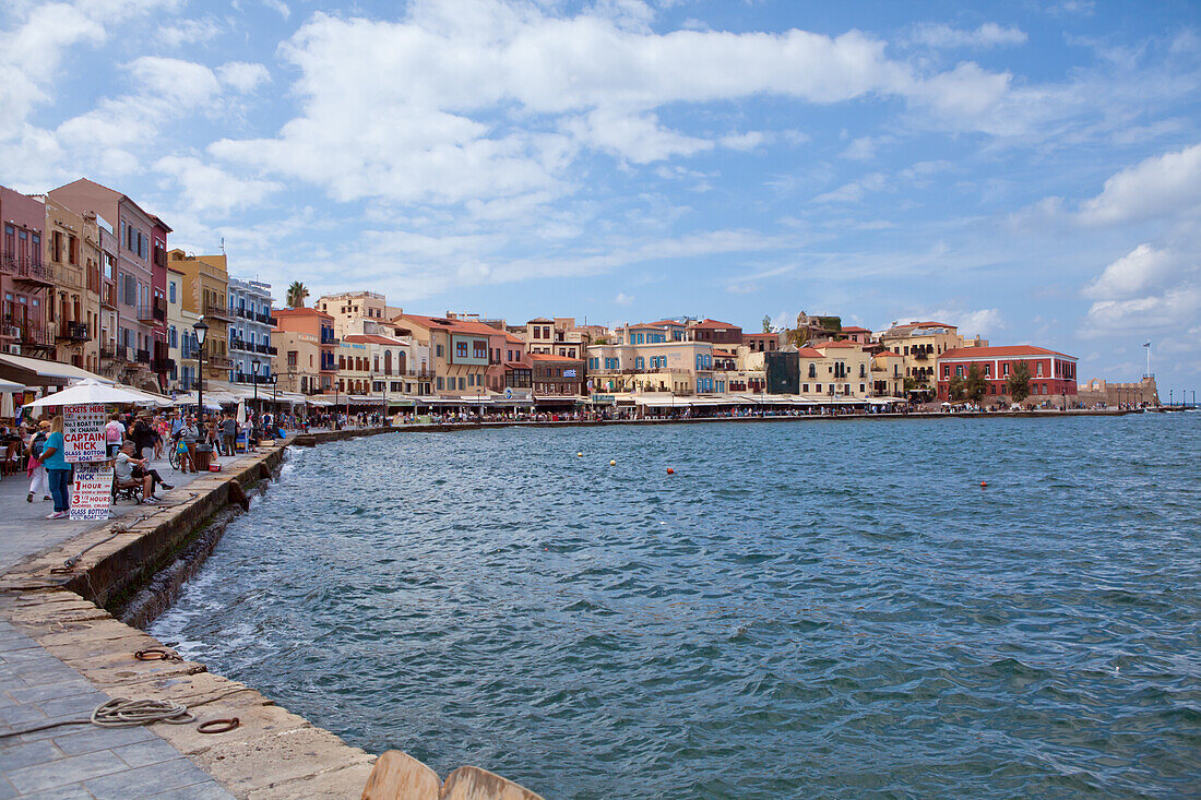 Promenade am Alten Venezianischen Hafen, Chania, Kreta, Mittelmeer, Griechenland