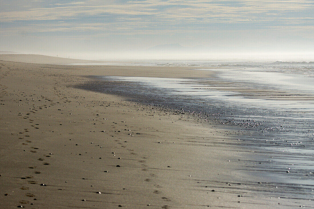 Strand an der französichen Atlantikküste, West-Frankreich, Frankreich