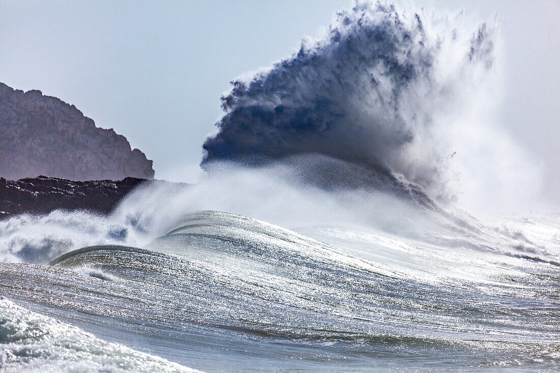  Waves, surf on the Atlantic 